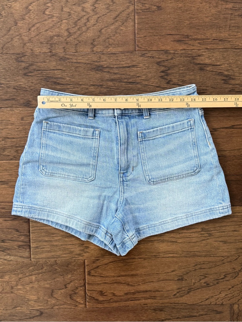 NWOT Madewell Denim Patch Pocket Emmett Shorts in Kara Wash - Picture 3 of 5